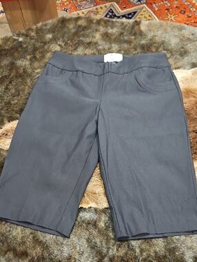 Classic Women's Bermuda Shorts in Charcoal Gray